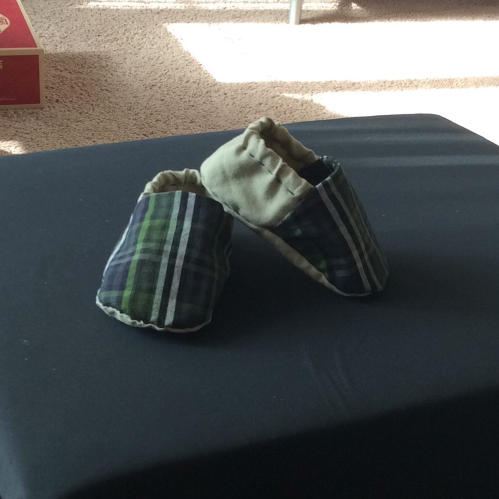 Reversible baby shoes